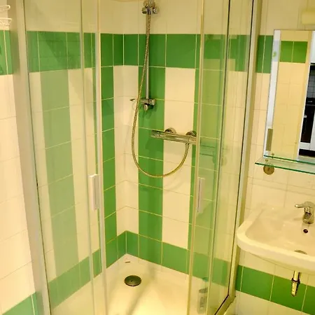 Cosy With Garden, 10 Min To The Center Appartement Prague
